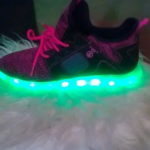 LD light up sneakers - Picture 4 of 8